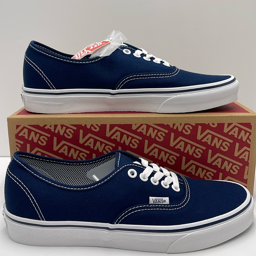 Vans WMNS Authentic (Angstrplng) Dress Blue/True White 
VN000EE332D
Sneakers